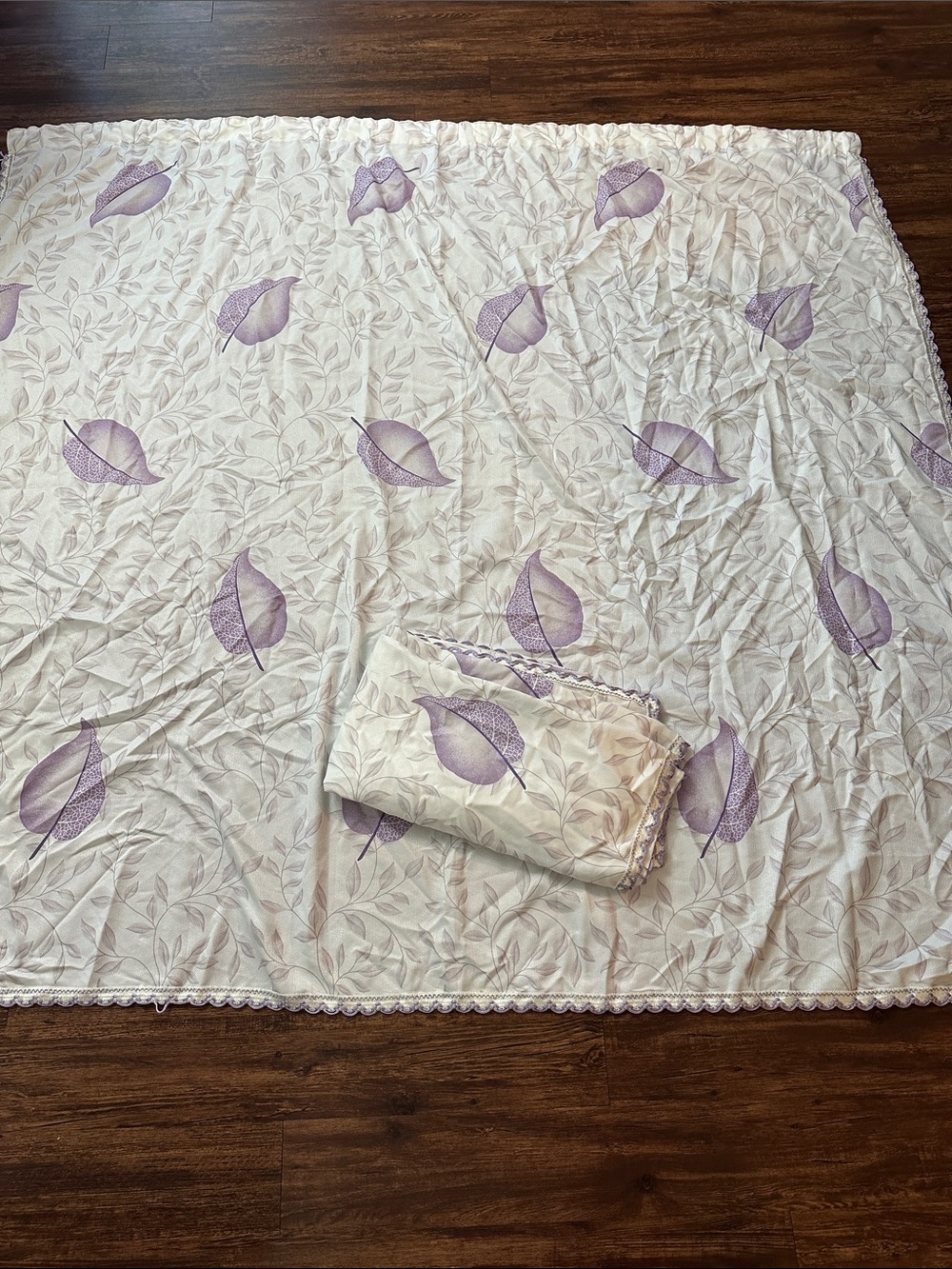 Vintage 1970’s Purple Leaf curtain panels drapes Polyester 78” tall x 82” wide - Picture 3 of 8